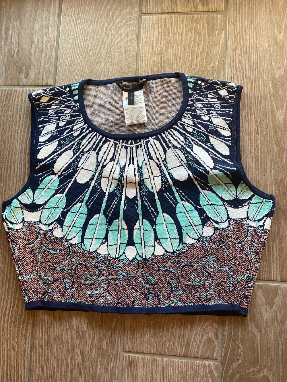 BCBGMaxAzria Navy Mint and Cream Graphic Knit Crop Top
